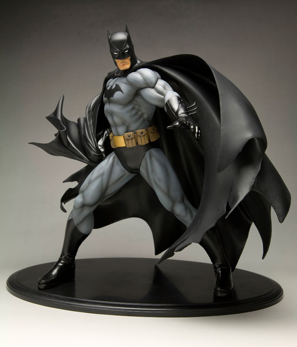 『BATMAN バットマン』バットマン ブラックコスチューム – 気になる発売日、サイズ、価格は？